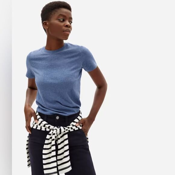 Everlane Tops - NWT Everlane The Organic Cotton Crew Tee in Heathered Blue Size XXS
